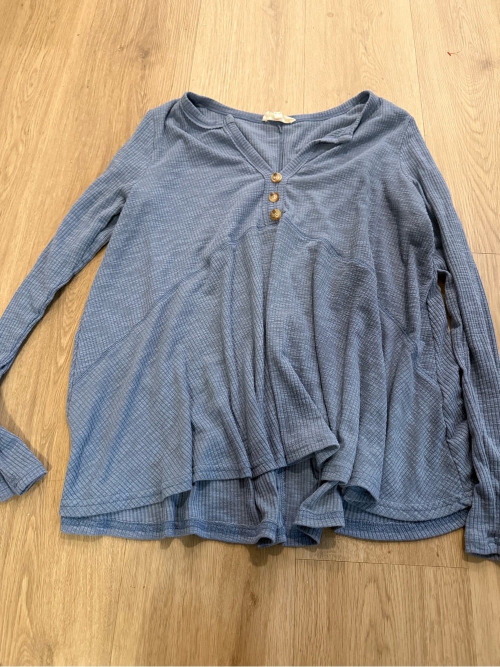 Relaxed Waffle Knit Long-Sleeve Top in Dusty Blue adult small